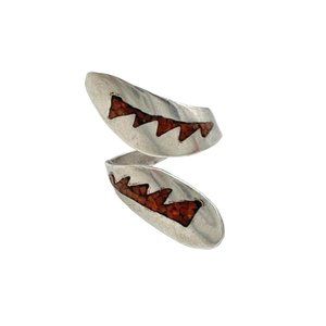 Vintage Southwestern Crushed Coral Inlay Silver Wrap Bypass Ring Size 9.5
